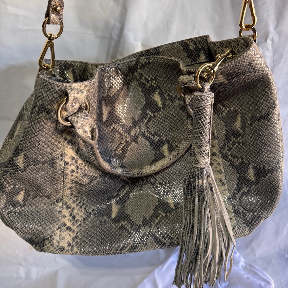 Michael kors // grey, black snake print shoulder tote with crossbody strap - Picture 2 of 11